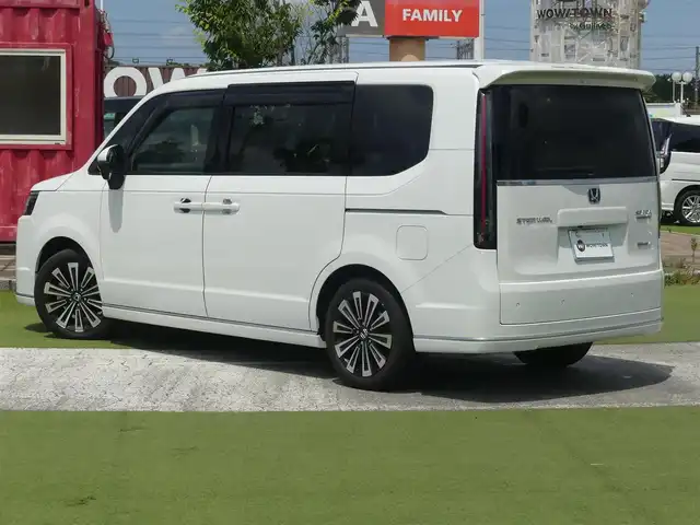 ホンダ ステップワゴン スパーダ eHEV プレミアムライン 千葉県 2023(令5)年 1.1万km プラチナホワイトパール ホンダセンシング/・衝突軽減ブレーキ（CMBS）/・車線維持支援システム（LKAS）/・アダプティブクルーズコントロール（ACC）/・後方誤発進抑制機能/・誤発進抑制機能/・ブラインドスポットインフォメーション/パワーバックドア/両側パワースライドドア/純正メモリーナビ/地デジTV/【DVD/CD再生機能　Bluetooth接続】/マルチビューカメラシステム/フリップダウンモニター/ハーフレザーシート/前席シートヒーター/革巻きステアリング/ステアリングスイッチ/ETC/LEDヘッドライト/ウインカーミラー/コーナーセンサー/純正17インチアルミホイル/サイド/カーテンエアバッグ/Honda スマートキー
