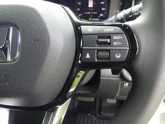 ホンダ ステップワゴン スパーダ eHEV プレミアムライン 千葉県 2023(令5)年 1.1万km プラチナホワイトパール ホンダセンシング/・衝突軽減ブレーキ（CMBS）/・車線維持支援システム（LKAS）/・アダプティブクルーズコントロール（ACC）/・後方誤発進抑制機能/・誤発進抑制機能/・ブラインドスポットインフォメーション/パワーバックドア/両側パワースライドドア/純正メモリーナビ/地デジTV/【DVD/CD再生機能　Bluetooth接続】/マルチビューカメラシステム/フリップダウンモニター/ハーフレザーシート/前席シートヒーター/革巻きステアリング/ステアリングスイッチ/ETC/LEDヘッドライト/ウインカーミラー/コーナーセンサー/純正17インチアルミホイル/サイド/カーテンエアバッグ/Honda スマートキー