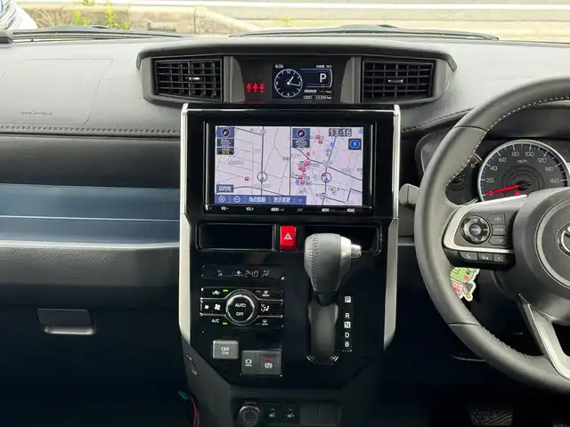トヨタ ルーミー カスタムG－T 滋賀県 2022(令4)年 2.4万km ブラックマイカメタリック ワンオーナー/純正9インチフルセグナビ/　フルセグ Bluetooth CD DVD SD AM FM/パノラミックビューモニター/モデリスタエアロ /スマートアシスト/衝突回避支援ブレーキ/衝突警報機能/車線逸脱警報機能/路側逸脱警報/ふらつき警報/ブレーキ制御付誤発進抑制機能/先行車発進お知らせ機能/アダプティブドライビングビーム/サイドビューランプ/コーナーセンサー/標識認識機能/アダプティブクルーズコントロール/両側パワースライドドア/ビルトインETC/ローダウン（RSRダウンサス）純正サス積み込み/シートヒーター/純正15インチアルミ/純正ドアバイザー/純正フロアマット/スマートキー×2/