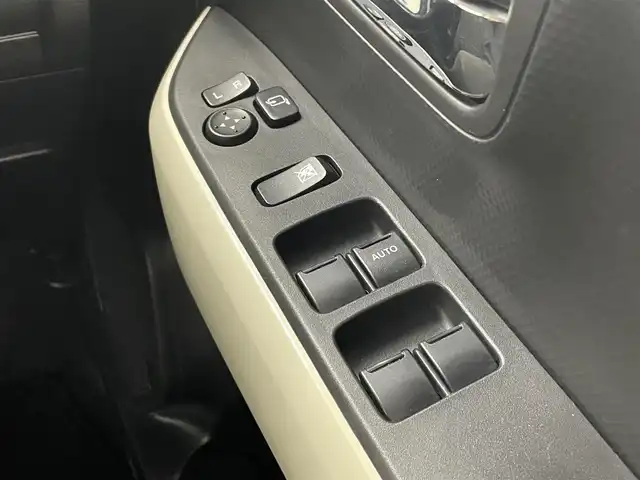 スズキ クロスビー HYBRID MZ 茨城県 2019(平31)年 1.2万km キャラバンアイボリーパールメタリック/ホワイト 2トーンルーフ 純正ナビ/バックカメラ/フルセグ/衝突被害軽減ブレーキ/車線逸脱抑制装置/クルーズコントロール/オートマチックハイビーム/クリアランスソナー/ETC/シートヒーター/純正16インチAW/LEDヘッドライト/スマートキー