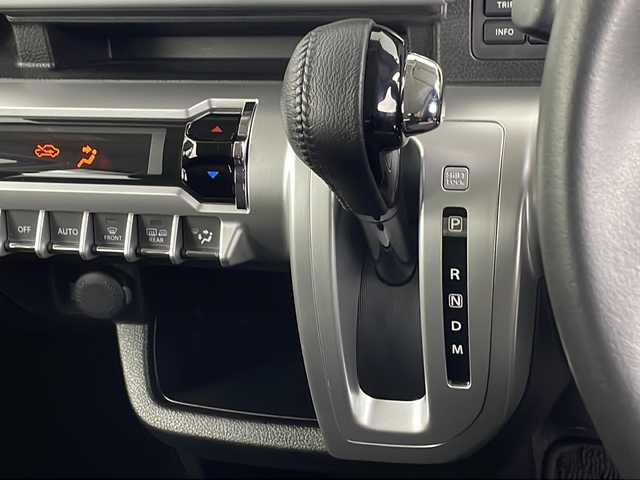 スズキ クロスビー HYBRID MZ 埼玉県 2019(平31)年 1.2万km キャラバンアイボリーパールメタリック/ホワイト 2トーンルーフ 純正ナビ/(TV/FM/AM/SD/BT/CD)/バックカメラ/アイドリングストップ/衝突被害軽減ブレーキ/車線逸脱抑制装置/クルーズコントロール/パドルシフト/オートマチックハイビーム/クリアランスソナー/ETC/前席シートヒーター/純正16インチアルミホイール/LEDヘッドライト/スマートキー/プッシュスタート/ドアバイザー/ウインカーミラー/フォグランプ/純正フロアマット/革巻きハンドル