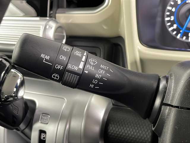 スズキ クロスビー HYBRID MZ 埼玉県 2019(平31)年 1.2万km キャラバンアイボリーパールメタリック/ホワイト 2トーンルーフ 純正ナビ/(TV/FM/AM/SD/BT/CD)/バックカメラ/アイドリングストップ/衝突被害軽減ブレーキ/車線逸脱抑制装置/クルーズコントロール/パドルシフト/オートマチックハイビーム/クリアランスソナー/ETC/前席シートヒーター/純正16インチアルミホイール/LEDヘッドライト/スマートキー/プッシュスタート/ドアバイザー/ウインカーミラー/フォグランプ/純正フロアマット/革巻きハンドル