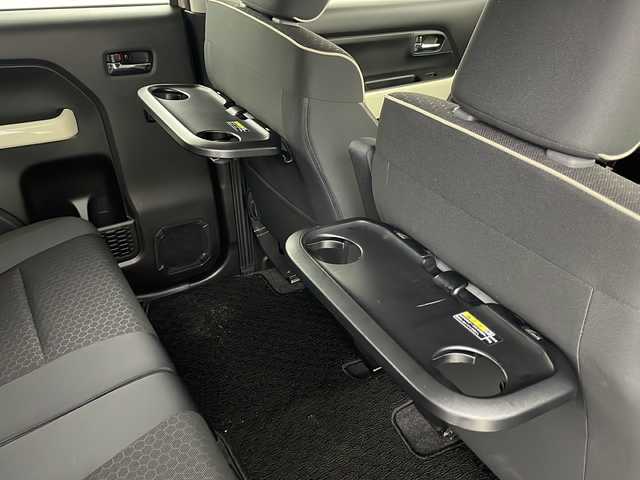 スズキ クロスビー HYBRID MZ 埼玉県 2019(平31)年 1.2万km キャラバンアイボリーパールメタリック/ホワイト 2トーンルーフ 純正ナビ/(TV/FM/AM/SD/BT/CD)/バックカメラ/アイドリングストップ/衝突被害軽減ブレーキ/車線逸脱抑制装置/クルーズコントロール/パドルシフト/オートマチックハイビーム/クリアランスソナー/ETC/前席シートヒーター/純正16インチアルミホイール/LEDヘッドライト/スマートキー/プッシュスタート/ドアバイザー/ウインカーミラー/フォグランプ/純正フロアマット/革巻きハンドル