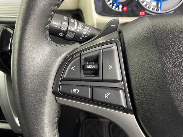 スズキ クロスビー HYBRID MZ 埼玉県 2019(平31)年 1.2万km キャラバンアイボリーパールメタリック/ホワイト 2トーンルーフ 純正ナビ/(TV/FM/AM/SD/BT/CD)/バックカメラ/アイドリングストップ/衝突被害軽減ブレーキ/車線逸脱抑制装置/クルーズコントロール/パドルシフト/オートマチックハイビーム/クリアランスソナー/ETC/前席シートヒーター/純正16インチアルミホイール/LEDヘッドライト/スマートキー/プッシュスタート/ドアバイザー/ウインカーミラー/フォグランプ/純正フロアマット/革巻きハンドル