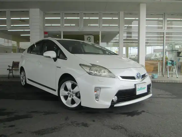 トヨタ プリウス S ツーリングセレクション 千葉県 2014(平26)年 4.7万km ホワイトパールクリスタルシャイン 社外9インチSDナビ・フルセグTV/バックカメラ/社外オーディオ【CD/SD/DVD/BT】/社外ドライブレコーダー/ヘッドライトウォッシャー/ウインカードアミラー/LEDヘッドライト/フォグランプ/スマートキー/ETC/H27、28、29、30、31、/　R2、3、4、6年記録簿有