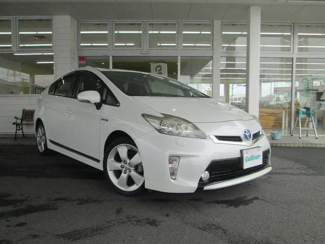 トヨタ プリウス S ツーリングセレクション 千葉県 2014(平26)年 4.7万km ホワイトパールクリスタルシャイン 社外9インチSDナビ・フルセグTV/バックカメラ/社外オーディオ【CD/SD/DVD/BT】/社外ドライブレコーダー/ヘッドライトウォッシャー/ウインカードアミラー/LEDヘッドライト/フォグランプ/スマートキー/ETC/H27、28、29、30、31、/　R2、3、4、6年記録簿有