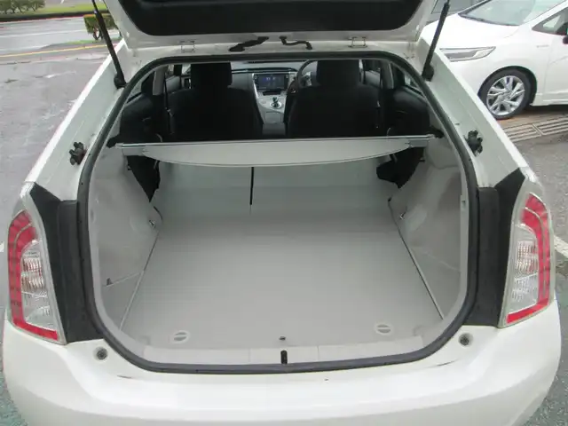トヨタ プリウス S ツーリングセレクション 千葉県 2014(平26)年 4.7万km ホワイトパールクリスタルシャイン 社外9インチSDナビ・フルセグTV/バックカメラ/社外オーディオ【CD/SD/DVD/BT】/社外ドライブレコーダー/ヘッドライトウォッシャー/ウインカードアミラー/LEDヘッドライト/フォグランプ/スマートキー/ETC/H27、28、29、30、31、/　R2、3、4、6年記録簿有