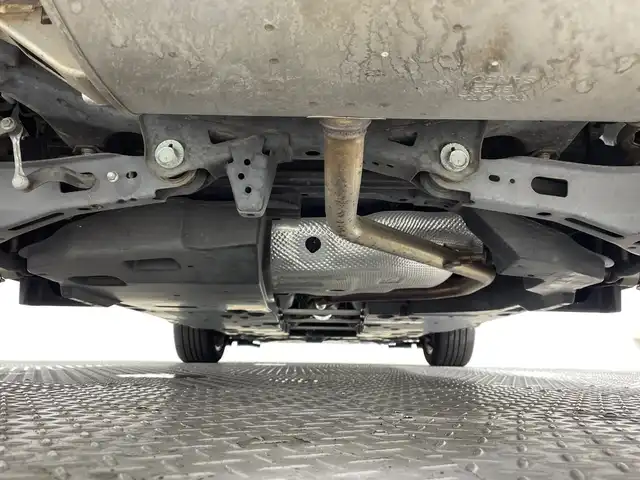 トヨタ Ｃ－ＨＲ ハイブリッド 1．8G 神奈川県 2017(平29)年 6.9万km ホワイトパールクリスタルシャイン アルパイン９型BIGXメモリーナビゲーション【９XV】/フルセグ　USB　CD　DVD　AUX　AM FM SD　HDMI　/バックカメラ/セーフティセンス/プリクラッシュセーフティシステム/レーンディパーチャーアラート/オートハイビーム/レーダークルーズコントロール/ブライドスポットモニター/前後クリアランスソナー/C-HRロゴ入りLEDヘッドランプ/シーケンシャルターンランプ/ドライブモード/ナノイー/電子パーキング　オートホールド/ピアノブラック装飾革巻きステアリング/ダークブラウン革ブラックファブリックコンビシート/前席快適温熱シート/ビルトインETC/プッシュスタート/スマートキー/純正リアスポイラー/純正18インチアルミホイール/オートライト/LEDフロントフォグランプ/取説　保証書/スペアキー