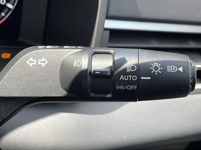 三菱 アウトランダー ＰＨＥＶ G 山口県 2022(令4)年 2.6万km ホワイトダイヤモンド 純正スマートフォン連携ナビ/・フルセグテレビ/・Bluetooth/・AM/FM/ワンオーナー/マルチアラウンドモニター/パワーバックドア/ヘッドアップディスプレイ/プラグインハイブリッド/スマートキー/プッシュスタート/クルーズコントロール（追従あり）/電動パーキングブレーキ/シートヒーター/ステアリングヒーター/パドルシフト/ルーフレール/シガーソケット/USB充電ポート/type-Cソケット×３/ペダルオペレーションモード/安全装置/・FCMブレーキアシスト/・誤発進抑制機能/・エマージェンシーストップシグナルシステム /マッドガード/リアバンパープロテクター