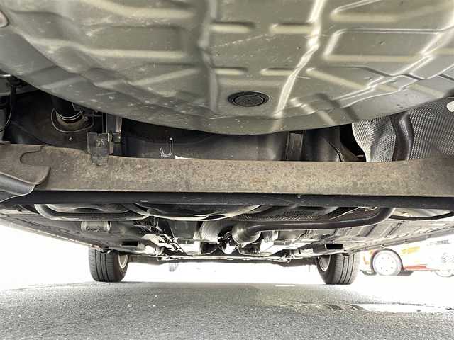 日産 ノート e－パワー X 千葉県 2018(平30)年 1.4万km ブリリアントシルバー 衝突被害低減ブレーキ/レーダークルーズ/レーンキープアシスト/前後ドライブレコーダー（SDなし）/全方位カメラ/ディーラーOPナビ/　・フルセグTV/CD/SD/DVD/Blue Tooth/LEDヘッドライト/　・オートライト/ETC/電格ミラー/ステアリングスイッチ/ドアバイザー/取説/保証書/スペアキー