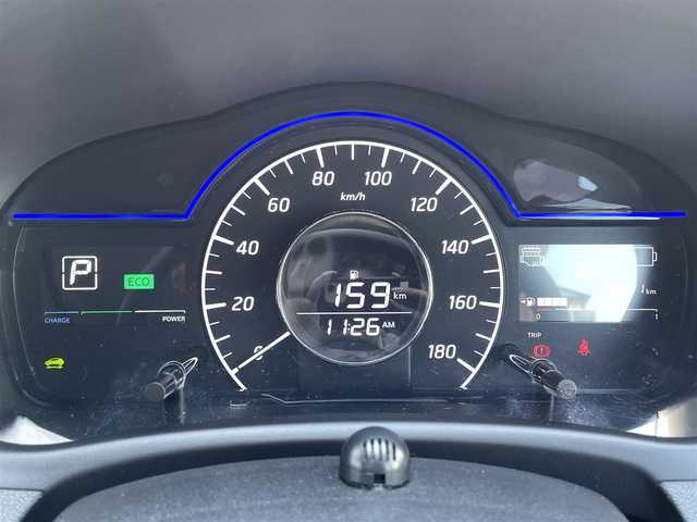 日産 ノート e－パワー X 千葉県 2018(平30)年 1.4万km ブリリアントシルバー 衝突被害低減ブレーキ/レーダークルーズ/レーンキープアシスト/前後ドライブレコーダー（SDなし）/全方位カメラ/ディーラーOPナビ/　・フルセグTV/CD/SD/DVD/Blue Tooth/LEDヘッドライト/　・オートライト/ETC/電格ミラー/ステアリングスイッチ/ドアバイザー/取説/保証書/スペアキー