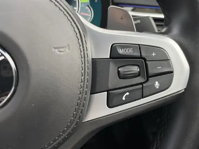ＢＭＷ ５２３ｄ Mスポーツ 東京都 2017(平29)年 4.4万km ソフィスト・グレー・ブリリアント・エフェクト タッチパネルiDriveナビ/360°カメラ/Bluetooth接続/USB接続/インテリジェントセーフティパッケージ/アダプティブクルーズコントロール/LCW/LDW/ステアリングアシスト/アダプティブLEDヘッドライト/オートハイビーム/パドルシフト/レインセンサー/オートホールド/パワーバックドア/フットオープナー/ミラー型ETC/6色アンビエントL/D席/N席パワーシート/ドライブレコーダー/社外ブラックドニーG/社外センターキャップ/サイドエアバック/カーテンエアバック/純正19インチアルミホイール