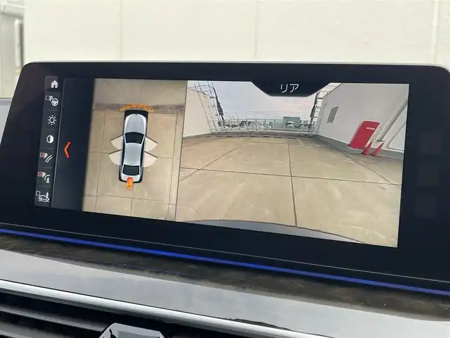 ＢＭＷ ５２３ｄ Mスポーツ 東京都 2017(平29)年 4.4万km ソフィスト・グレー・ブリリアント・エフェクト タッチパネルiDriveナビ/360°カメラ/Bluetooth接続/USB接続/インテリジェントセーフティパッケージ/アダプティブクルーズコントロール/LCW/LDW/ステアリングアシスト/アダプティブLEDヘッドライト/オートハイビーム/パドルシフト/レインセンサー/オートホールド/パワーバックドア/フットオープナー/ミラー型ETC/6色アンビエントL/D席/N席パワーシート/ドライブレコーダー/社外ブラックドニーG/社外センターキャップ/サイドエアバック/カーテンエアバック/純正19インチアルミホイール