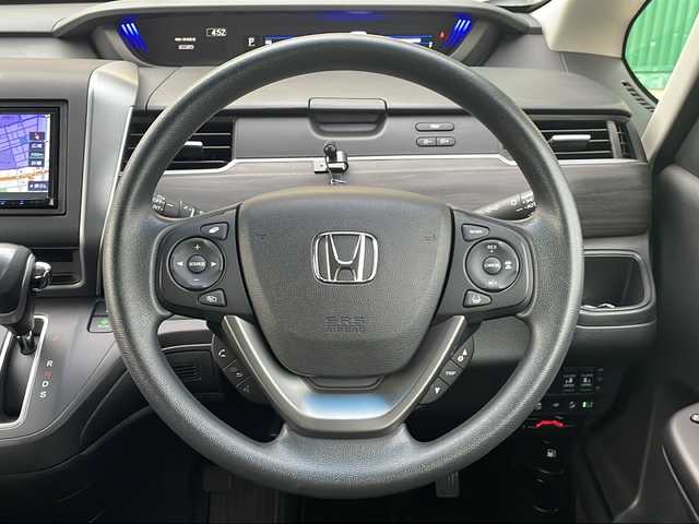 ホンダ フリード G ブラックスタイル 青森県 2024(令6)年 1.8万km プラチナホワイトパール 4WD/社外メモリナビ・ワンセグTV/CD・DVD・Bluetooth・・USB/バックカメラ/両側パワースライドドア/前席シートヒーター/ホンダセンシング/衝突軽減ブレーキ/追従クルーズコントロール/レーンキープアシスト/ビルトインETC/前方ドライブレコーダー/ワイパーデアイサー/LEDヘッドライト/オートライト/純正15インチアルミ