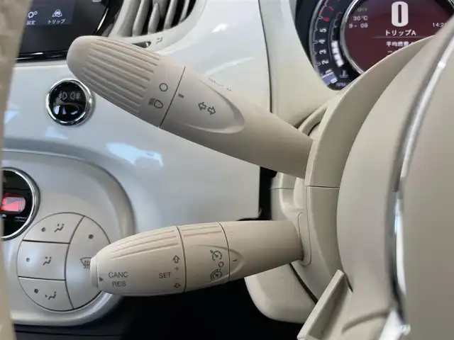 フィアット ５００ 1．2 ドルチェ 静岡県 2022(令4)年 2.3万km ボサノバホワイト 純正ディスプレイオーディオ/（USB/Bluetooth）/クルーズコントロール/ハーフレザーシート/LEDヘッドライト/前後ドライブレコーダー/ETC/アイドリングストップ