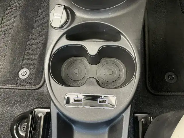フィアット ５００ 1．2 ドルチェ 静岡県 2022(令4)年 2.3万km ボサノバホワイト 純正ディスプレイオーディオ/（USB/Bluetooth）/クルーズコントロール/ハーフレザーシート/LEDヘッドライト/前後ドライブレコーダー/ETC/アイドリングストップ
