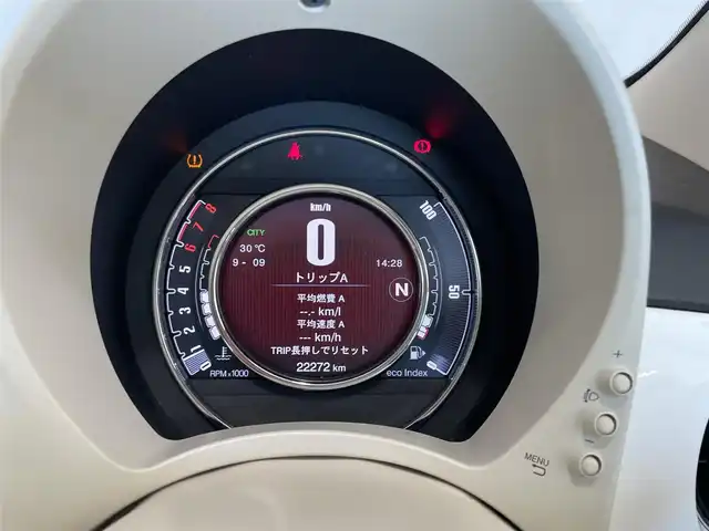 フィアット ５００ 1．2 ドルチェ 静岡県 2022(令4)年 2.3万km ボサノバホワイト 純正ディスプレイオーディオ/（USB/Bluetooth）/クルーズコントロール/ハーフレザーシート/LEDヘッドライト/前後ドライブレコーダー/ETC/アイドリングストップ