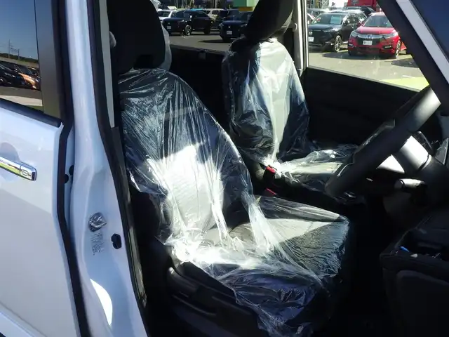 日産 セレナ e－パワー ハイウェイスター V 千葉県 2025(令7)年 0.1千km パールⅡ e-POWER　ハイウエイスターV　ヘッドランプ オートレベライザー+アダプティブLEDヘッドライトシステム+インテリジェント アラウンドビューモニター（移動物 検知機能付）+インテリジェント ルームミラー+アドバンスドドライブアシストディスプレイ（12.3インチカラーディスプレイ）+統合型インターフェースディスプレイ+ワイヤレス充電器+6スピーカー+NissanConnectナビゲーションシステム（地デジ内蔵）+車載通信ユニット（TCU［Telematics Control Unit］）+ETC2.0ユニット（ビルトインタイプ）+ドライブレコーダー（前後セット）+プロパイロット（ナビリンク機能付）+プロパイロット緊急停止支援システム（SOSコール機能付）+SOSコール（488/400円）/エマージェンシーブレーキ/プロパイロット/インテリジェントクルーズコントロール/インテリジェントルームミラー/ハンズフリー両側パワースライドドア/純正コネクトナビ/地デジTV/【Bluetooth接続】/アラウンドビューモニター/ドライブレコーダー/ワイヤレス充電/革巻きステアリング/ステアリングスイッチ/LEDヘッドライト/フォグライト/ウインカーミラー/コーナーセンサー/純正16インチアルミホイル