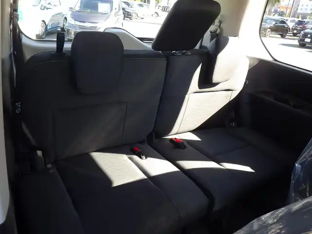 日産 セレナ e－パワー ハイウェイスター V 千葉県 2025(令7)年 0.1千km パールⅡ e-POWER　ハイウエイスターV　ヘッドランプ オートレベライザー+アダプティブLEDヘッドライトシステム+インテリジェント アラウンドビューモニター（移動物 検知機能付）+インテリジェント ルームミラー+アドバンスドドライブアシストディスプレイ（12.3インチカラーディスプレイ）+統合型インターフェースディスプレイ+ワイヤレス充電器+6スピーカー+NissanConnectナビゲーションシステム（地デジ内蔵）+車載通信ユニット（TCU［Telematics Control Unit］）+ETC2.0ユニット（ビルトインタイプ）+ドライブレコーダー（前後セット）+プロパイロット（ナビリンク機能付）+プロパイロット緊急停止支援システム（SOSコール機能付）+SOSコール（488/400円）/エマージェンシーブレーキ/プロパイロット/インテリジェントクルーズコントロール/インテリジェントルームミラー/ハンズフリー両側パワースライドドア/純正コネクトナビ/地デジTV/【Bluetooth接続】/アラウンドビューモニター/ドライブレコーダー/ワイヤレス充電/革巻きステアリング/ステアリングスイッチ/LEDヘッドライト/フォグライト/ウインカーミラー/コーナーセンサー/純正16インチアルミホイル