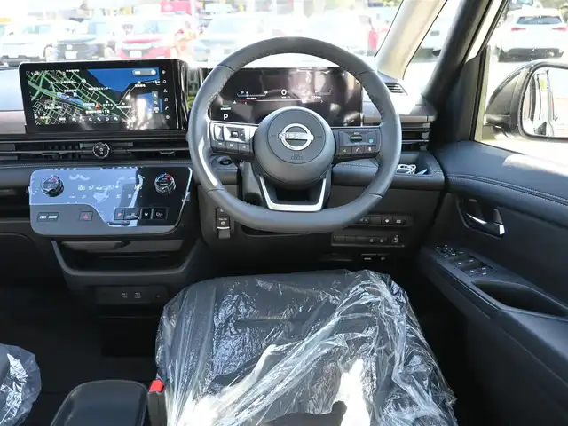 日産 セレナ e－パワー ハイウェイスター V 千葉県 2025(令7)年 0.1千km パールⅡ e-POWER　ハイウエイスターV　ヘッドランプ オートレベライザー+アダプティブLEDヘッドライトシステム+インテリジェント アラウンドビューモニター（移動物 検知機能付）+インテリジェント ルームミラー+アドバンスドドライブアシストディスプレイ（12.3インチカラーディスプレイ）+統合型インターフェースディスプレイ+ワイヤレス充電器+6スピーカー+NissanConnectナビゲーションシステム（地デジ内蔵）+車載通信ユニット（TCU［Telematics Control Unit］）+ETC2.0ユニット（ビルトインタイプ）+ドライブレコーダー（前後セット）+プロパイロット（ナビリンク機能付）+プロパイロット緊急停止支援システム（SOSコール機能付）+SOSコール（488/400円）/エマージェンシーブレーキ/プロパイロット/インテリジェントクルーズコントロール/インテリジェントルームミラー/ハンズフリー両側パワースライドドア/純正コネクトナビ/地デジTV/【Bluetooth接続】/アラウンドビューモニター/ドライブレコーダー/ワイヤレス充電/革巻きステアリング/ステアリングスイッチ/LEDヘッドライト/フォグライト/ウインカーミラー/コーナーセンサー/純正16インチアルミホイル