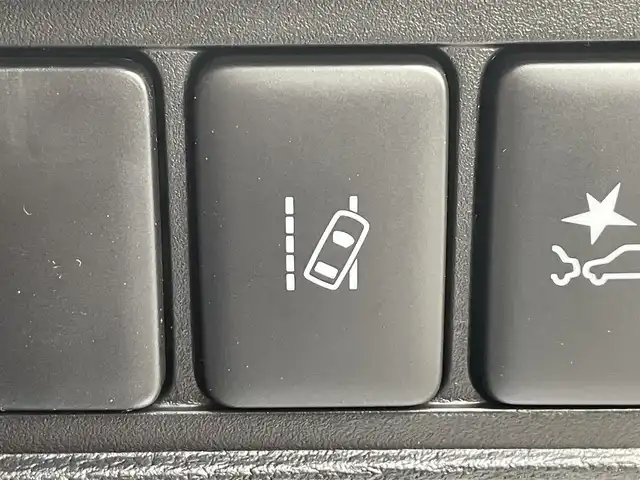 三菱 デリカＤ：５ シャモニー 東京都 2025(令7)年 0.1千km 黒Ⅱ 登録済未使用車　/純正１１型メモリナビフルセグ　/・BluetoothAudio/HDMI/USB/・CD/SD/DVD/AM/FM/純正１２型後席モニター　/アラウンドビュー モニター/ｅアシスト　/（予防安全技術）/・衝突被害軽減ブレーキシステム/・車線逸脱警報システム/・レーダークルーズコントロール　/・オートマチックハイビーム/・誤発進抑制機能/・後退時車両検知機能/ハーフレザーシート/両側パワースライドドア　/パワーバックドア　/アイドリングストップ/スペアキーX１/保証書＆取説