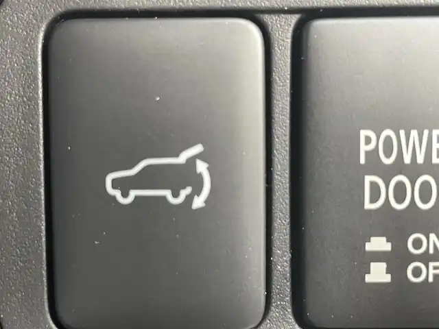 三菱 デリカＤ：５ シャモニー 東京都 2025(令7)年 0.1千km 黒Ⅱ 登録済未使用車　/純正１１型メモリナビフルセグ　/・BluetoothAudio/HDMI/USB/・CD/SD/DVD/AM/FM/純正１２型後席モニター　/アラウンドビュー モニター/ｅアシスト　/（予防安全技術）/・衝突被害軽減ブレーキシステム/・車線逸脱警報システム/・レーダークルーズコントロール　/・オートマチックハイビーム/・誤発進抑制機能/・後退時車両検知機能/ハーフレザーシート/両側パワースライドドア　/パワーバックドア　/アイドリングストップ/スペアキーX１/保証書＆取説