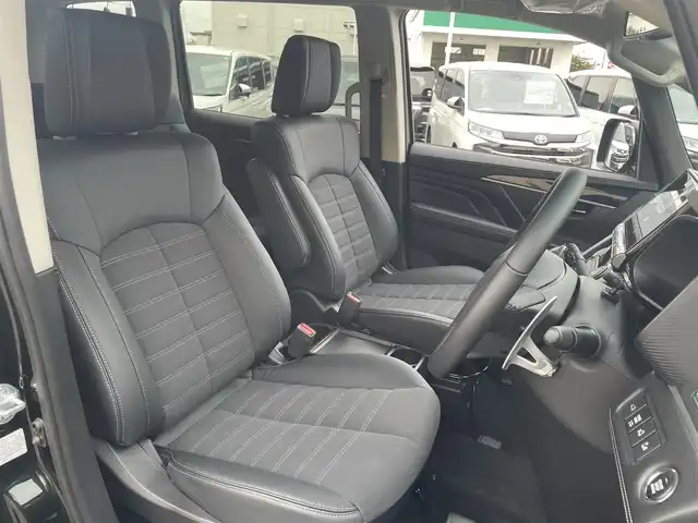 三菱 デリカＤ：５ シャモニー 東京都 2025(令7)年 0.1千km 黒Ⅱ 登録済未使用車　/純正１１型メモリナビフルセグ　/・BluetoothAudio/HDMI/USB/・CD/SD/DVD/AM/FM/純正１２型後席モニター　/アラウンドビュー モニター/ｅアシスト　/（予防安全技術）/・衝突被害軽減ブレーキシステム/・車線逸脱警報システム/・レーダークルーズコントロール　/・オートマチックハイビーム/・誤発進抑制機能/・後退時車両検知機能/ハーフレザーシート/両側パワースライドドア　/パワーバックドア　/アイドリングストップ/スペアキーX１/保証書＆取説