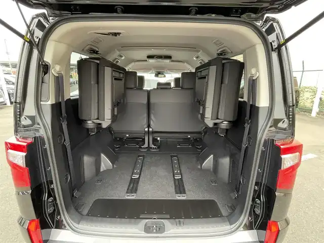 三菱 デリカＤ：５ シャモニー 東京都 2025(令7)年 0.1千km 黒Ⅱ 登録済未使用車　/純正１１型メモリナビフルセグ　/・BluetoothAudio/HDMI/USB/・CD/SD/DVD/AM/FM/純正１２型後席モニター　/アラウンドビュー モニター/ｅアシスト　/（予防安全技術）/・衝突被害軽減ブレーキシステム/・車線逸脱警報システム/・レーダークルーズコントロール　/・オートマチックハイビーム/・誤発進抑制機能/・後退時車両検知機能/ハーフレザーシート/両側パワースライドドア　/パワーバックドア　/アイドリングストップ/スペアキーX１/保証書＆取説