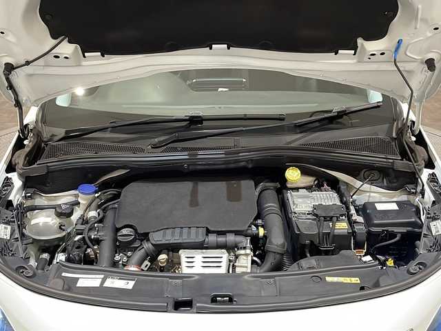 プジョー ２００８ アリュール 新潟県 2019(平31)年 3.5万km 白 バックカメラ/Bluetooth通話/ETC/シートヒーター（D席、N席）/ドライブレコーダー/クルーズコントロール/横滑り防止装置/レーンアシスト/盗難防止装置/衝突被害軽減システム/アイドリングストップ/ディスプレイオーディオ