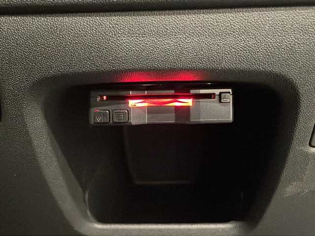 プジョー ２００８ アリュール 新潟県 2019(平31)年 3.5万km 白 バックカメラ/Bluetooth通話/ETC/シートヒーター（D席、N席）/ドライブレコーダー/クルーズコントロール/横滑り防止装置/レーンアシスト/盗難防止装置/衝突被害軽減システム/アイドリングストップ/ディスプレイオーディオ