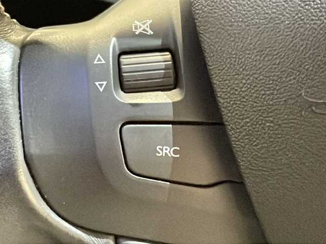 プジョー ２００８ アリュール 新潟県 2019(平31)年 3.5万km 白 バックカメラ/Bluetooth通話/ETC/シートヒーター（D席、N席）/ドライブレコーダー/クルーズコントロール/横滑り防止装置/レーンアシスト/盗難防止装置/衝突被害軽減システム/アイドリングストップ/ディスプレイオーディオ