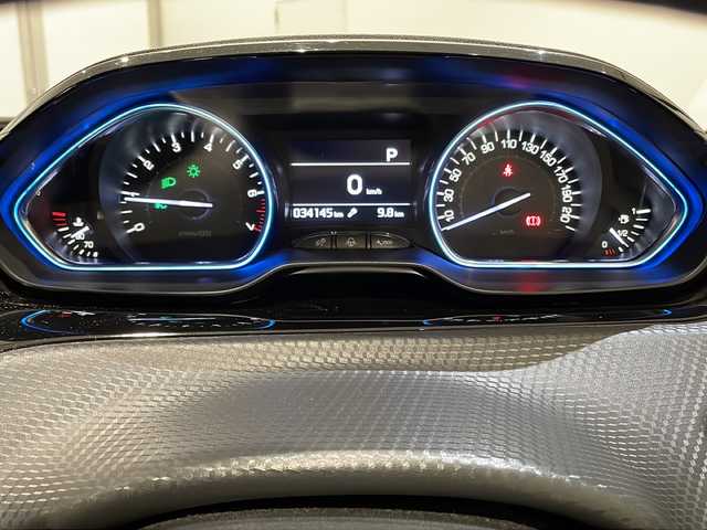 プジョー ２００８ アリュール 新潟県 2019(平31)年 3.5万km 白 バックカメラ/Bluetooth通話/ETC/シートヒーター（D席、N席）/ドライブレコーダー/クルーズコントロール/横滑り防止装置/レーンアシスト/盗難防止装置/衝突被害軽減システム/アイドリングストップ/ディスプレイオーディオ