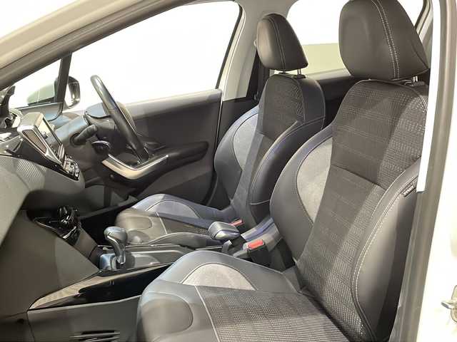 プジョー ２００８ アリュール 新潟県 2019(平31)年 3.5万km 白 バックカメラ/Bluetooth通話/ETC/シートヒーター（D席、N席）/ドライブレコーダー/クルーズコントロール/横滑り防止装置/レーンアシスト/盗難防止装置/衝突被害軽減システム/アイドリングストップ/ディスプレイオーディオ