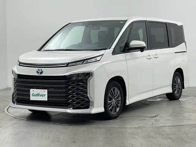 トヨタ ヴォクシー ハイブリッド S－G 群馬県 2025(令7)年 0.7万km ホワイトパールクリスタルシャイン 純正１０．５型ナビ　バックカメラ　衝突被害軽減ブレーキ　アダプティブクルーズコントロール　両側電動スライドドア　ビルトインETC ハーフレザーシート　オートハイビーム　純正ビルトインETC2.0 禁煙