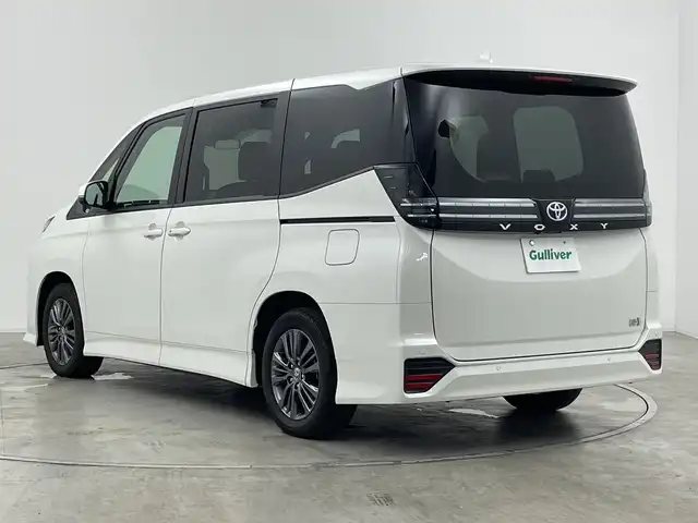 トヨタ ヴォクシー ハイブリッド S－G 群馬県 2025(令7)年 0.7万km ホワイトパールクリスタルシャイン 純正１０．５型ナビ　バックカメラ　衝突被害軽減ブレーキ　アダプティブクルーズコントロール　両側電動スライドドア　ビルトインETC ハーフレザーシート　オートハイビーム　純正ビルトインETC2.0 禁煙