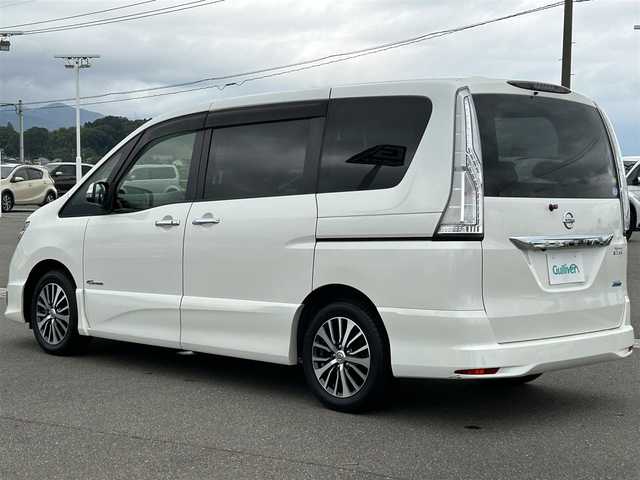 日産 セレナ HWS S HV Vセレ +Sefty 佐賀県 2015(平27)年 10.4万km ブリリアントホワイトパール 社外メモリーナビゲーション/・フルセグTV/CD/DVD/SD/USB/Bluetooth/フリップダウンモニター/バックカメラ/ETC/両側パワースライドドア/後席エアコン/後席サンシェード/ISOFIX対応/革巻きステアリング/純正16インチアルミホイール/純正LEDヘッドライト/純正フォグランプ/純正フロアマット/純正ドアバイザ―/新車保証書/取扱説明書/スペアキー１本/クルーズコントロール/レーンディパーチャーワーニング/横滑り防止装置