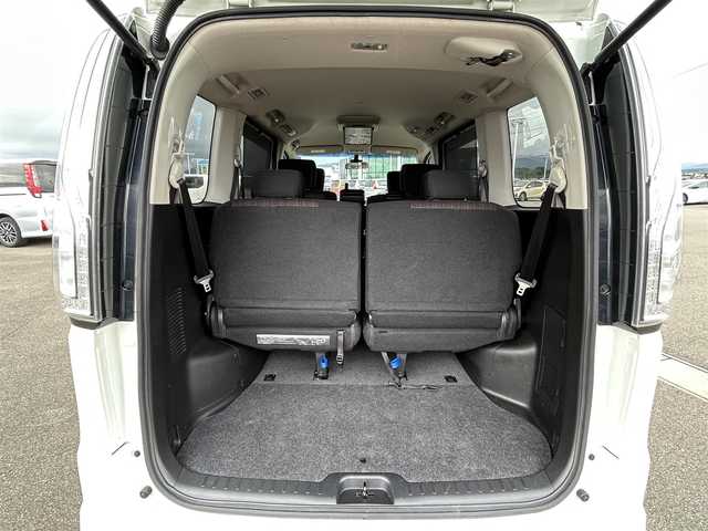 日産 セレナ HWS S HV Vセレ +Sefty 佐賀県 2015(平27)年 10.4万km ブリリアントホワイトパール 社外メモリーナビゲーション/・フルセグTV/CD/DVD/SD/USB/Bluetooth/フリップダウンモニター/バックカメラ/ETC/両側パワースライドドア/後席エアコン/後席サンシェード/ISOFIX対応/革巻きステアリング/純正16インチアルミホイール/純正LEDヘッドライト/純正フォグランプ/純正フロアマット/純正ドアバイザ―/新車保証書/取扱説明書/スペアキー１本/クルーズコントロール/レーンディパーチャーワーニング/横滑り防止装置