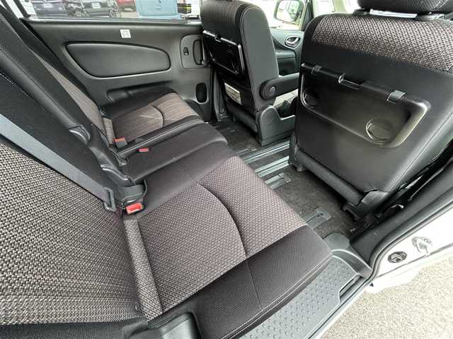 日産 セレナ HWS S HV Vセレ +Sefty 佐賀県 2015(平27)年 10.4万km ブリリアントホワイトパール 社外メモリーナビゲーション/・フルセグTV/CD/DVD/SD/USB/Bluetooth/フリップダウンモニター/バックカメラ/ETC/両側パワースライドドア/後席エアコン/後席サンシェード/ISOFIX対応/革巻きステアリング/純正16インチアルミホイール/純正LEDヘッドライト/純正フォグランプ/純正フロアマット/純正ドアバイザ―/新車保証書/取扱説明書/スペアキー１本/クルーズコントロール/レーンディパーチャーワーニング/横滑り防止装置