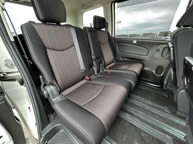 日産 セレナ HWS S HV Vセレ +Sefty 佐賀県 2015(平27)年 10.4万km ブリリアントホワイトパール 社外メモリーナビゲーション/・フルセグTV/CD/DVD/SD/USB/Bluetooth/フリップダウンモニター/バックカメラ/ETC/両側パワースライドドア/後席エアコン/後席サンシェード/ISOFIX対応/革巻きステアリング/純正16インチアルミホイール/純正LEDヘッドライト/純正フォグランプ/純正フロアマット/純正ドアバイザ―/新車保証書/取扱説明書/スペアキー１本/クルーズコントロール/レーンディパーチャーワーニング/横滑り防止装置