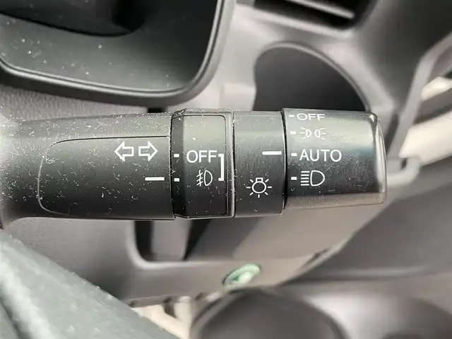 ホンダ フィット ハイブリット Fコンフォートエディション 長崎県 2019(令1)年 10.3万km プラチナホワイトパール 登録時102565km/純正ナビ/・TV/・Bluetooth/・DVD/ビルトインETC/バックカメラ/シートヒーター/レーダークルーズコントロール/ドライブレコーダー/電動格納ミラー/ドアバイザー