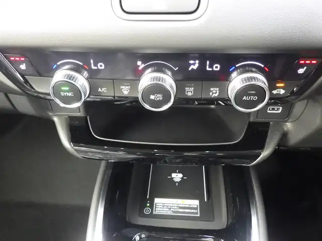 ホンダ ヴェゼル ハイブリッド e:HEV Z 千葉県 2025(令7)年 0.1千km クリスタルブラックパール e:HEV Z　4VC4AZ　Honda CONNECTディスプレー+ETC2.0車載器+ワイヤレス充電器(231000)/ホンダセンシング/・衝突軽減ブレーキ（CMBS）/・車線維持支援システム（LKAS）/・アダプティブクルーズコントロール（ACC）/・ブラインドスポットインフォメーション/・後方誤発進抑制機能/・誤発進抑制機能/パワーバックドア/ハーフレザーシート/前席シートヒーター/純正コネクトナビ/地デジTV/【Bluetooth接続】/【Apple CarPlay　Android Auto対応】/バックカメラ/ワイヤレス充電/革巻きステアリング/ステアリングスイッチ/パドルシフト/ETC（2.0）/LEDヘッドライト/フォグライト/ウインカーミラー/コーナーセンサー/純正18インチアルミホイル/サイド/カーテンエアバッグ/Honda スマートキー