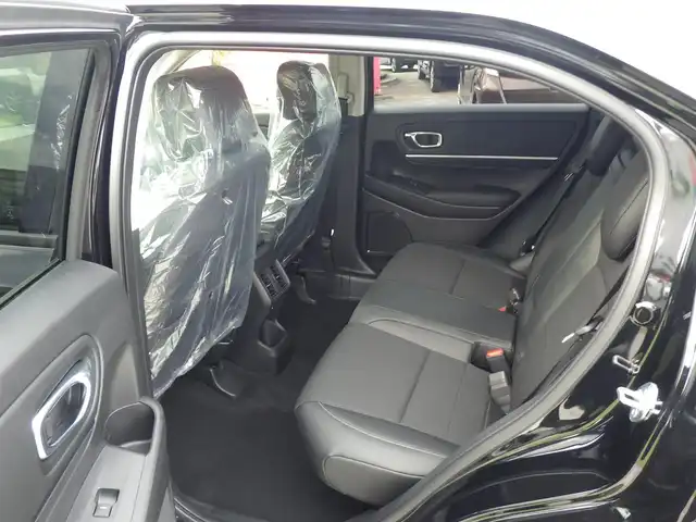 ホンダ ヴェゼル ハイブリッド e:HEV Z 千葉県 2025(令7)年 0.1千km クリスタルブラックパール e:HEV Z　4VC4AZ　Honda CONNECTディスプレー+ETC2.0車載器+ワイヤレス充電器(231000)/ホンダセンシング/・衝突軽減ブレーキ（CMBS）/・車線維持支援システム（LKAS）/・アダプティブクルーズコントロール（ACC）/・ブラインドスポットインフォメーション/・後方誤発進抑制機能/・誤発進抑制機能/パワーバックドア/ハーフレザーシート/前席シートヒーター/純正コネクトナビ/地デジTV/【Bluetooth接続】/【Apple CarPlay　Android Auto対応】/バックカメラ/ワイヤレス充電/革巻きステアリング/ステアリングスイッチ/パドルシフト/ETC（2.0）/LEDヘッドライト/フォグライト/ウインカーミラー/コーナーセンサー/純正18インチアルミホイル/サイド/カーテンエアバッグ/Honda スマートキー