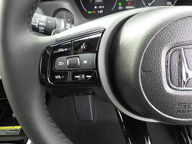 ホンダ ヴェゼル ハイブリッド e:HEV Z 千葉県 2025(令7)年 0.1千km クリスタルブラックパール e:HEV Z　4VC4AZ　Honda CONNECTディスプレー+ETC2.0車載器+ワイヤレス充電器(231000)/ホンダセンシング/・衝突軽減ブレーキ（CMBS）/・車線維持支援システム（LKAS）/・アダプティブクルーズコントロール（ACC）/・ブラインドスポットインフォメーション/・後方誤発進抑制機能/・誤発進抑制機能/パワーバックドア/ハーフレザーシート/前席シートヒーター/純正コネクトナビ/地デジTV/【Bluetooth接続】/【Apple CarPlay　Android Auto対応】/バックカメラ/ワイヤレス充電/革巻きステアリング/ステアリングスイッチ/パドルシフト/ETC（2.0）/LEDヘッドライト/フォグライト/ウインカーミラー/コーナーセンサー/純正18インチアルミホイル/サイド/カーテンエアバッグ/Honda スマートキー