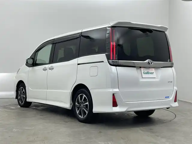 トヨタ ノア Si ダブルバイビーⅢ 埼玉県 2021(令3)年 1.8万km ホワイトパールクリスタルシャイン モデリスタコンプリトカー/MULTIUTILITY（マルチユーティリティ）/純正9インチナビ/ CD DVD 地デジTV Bluetooth/バックカメラ/プリクラッシュセーフティ/レーンキープアシスト/クルーズコントロール/両側パワースライドドア/マルチユースボード/MU専用シートカバー/LEDオートライト/ETC