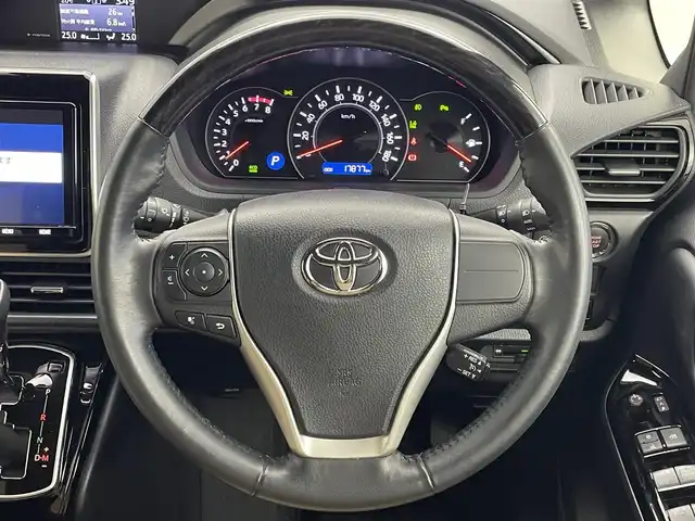 トヨタ ノア Si ダブルバイビーⅢ 埼玉県 2021(令3)年 1.8万km ホワイトパールクリスタルシャイン モデリスタコンプリトカー/MULTIUTILITY（マルチユーティリティ）/純正9インチナビ/ CD DVD 地デジTV Bluetooth/バックカメラ/プリクラッシュセーフティ/レーンキープアシスト/クルーズコントロール/両側パワースライドドア/マルチユースボード/MU専用シートカバー/LEDオートライト/ETC