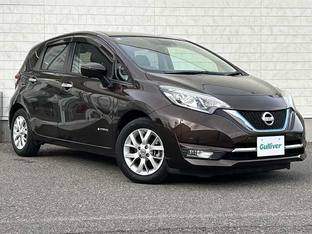 日産 ノート e－パワー メダリスト 福島県 2018(平30)年 6.3万km インペリアルアンバーP ワンオーナー エマージェンシーブレーキ アラウンドビューモニター デジタルインナーミラー オーディオ CD USB ETC LEDヘッドライト オートライト レーンキープ ハーフレザーシート スマートキー