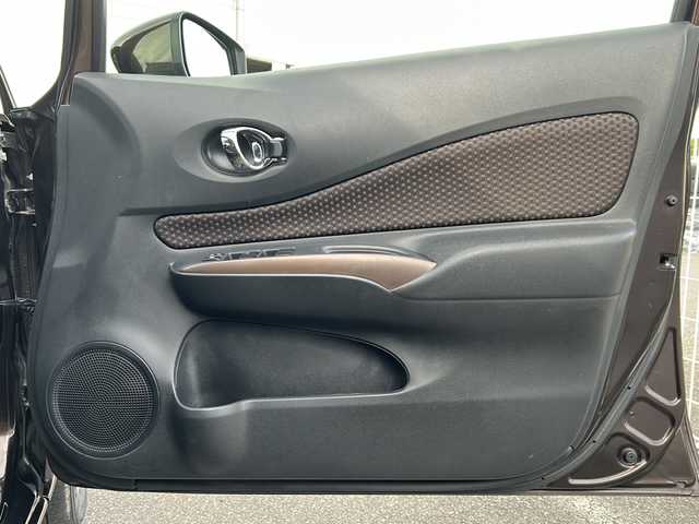日産 ノート e－パワー メダリスト 福島県 2018(平30)年 6.3万km インペリアルアンバーP ワンオーナー エマージェンシーブレーキ アラウンドビューモニター デジタルインナーミラー オーディオ CD USB ETC LEDヘッドライト オートライト レーンキープ ハーフレザーシート スマートキー
