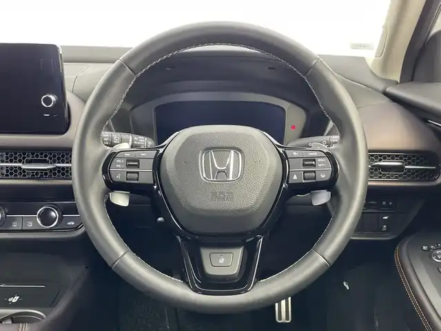 ホンダ ＺＲ－Ｖ ハイブリッド e:HEV Z 新潟県 2023(令5)年 1.9万km プラチナホワイトパール 純正ホンダコネクトディスプレイナビ/（BT/FM/AM/フルセグTV)/全周囲カメラ/ステアリングスイッチ/ステアリングヒーター/パドルシフト/置くだけ充電/D/Nパワーシート/レザーシート/シートヒーター/シートメモリー/ブラインドスポットモニター/ETC/取扱説明書/保証書/整備記録簿