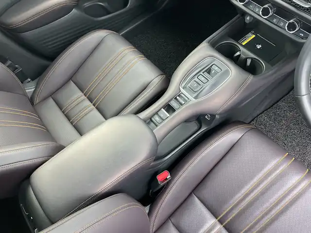 ホンダ ＺＲ－Ｖ ハイブリッド e:HEV Z 新潟県 2023(令5)年 1.9万km プラチナホワイトパール 純正ホンダコネクトディスプレイナビ/（BT/FM/AM/フルセグTV)/全周囲カメラ/ステアリングスイッチ/ステアリングヒーター/パドルシフト/置くだけ充電/D/Nパワーシート/レザーシート/シートヒーター/シートメモリー/ブラインドスポットモニター/ETC/取扱説明書/保証書/整備記録簿