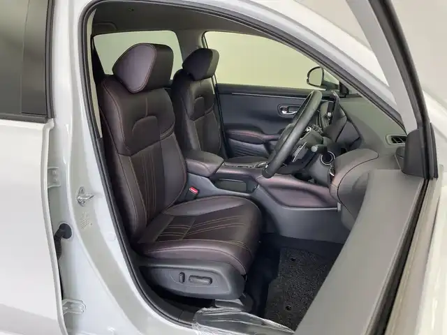 ホンダ ＺＲ－Ｖ ハイブリッド e:HEV Z 新潟県 2023(令5)年 1.9万km プラチナホワイトパール 純正ホンダコネクトディスプレイナビ/（BT/FM/AM/フルセグTV)/全周囲カメラ/ステアリングスイッチ/ステアリングヒーター/パドルシフト/置くだけ充電/D/Nパワーシート/レザーシート/シートヒーター/シートメモリー/ブラインドスポットモニター/ETC/取扱説明書/保証書/整備記録簿